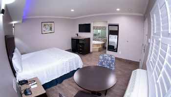 Diamond Bell Inn & Suites