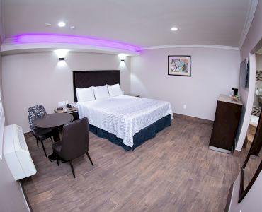 Diamond Bell Inn & Suites