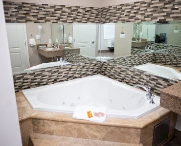 Diamond Bell Inn & Suites